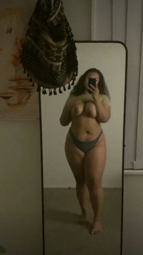 Naakte gelekte OnlyFans-foto van Makeitsnoh