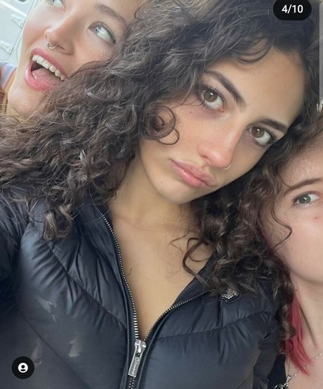 Naakte gelekte OnlyFans-foto van Bella Ossi