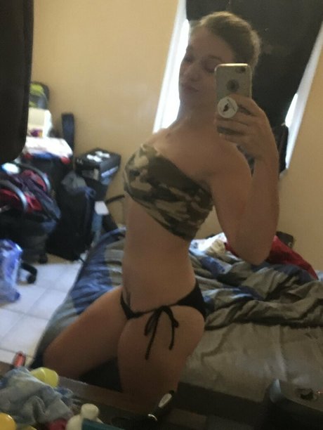 Naakte gelekte OnlyFans-foto van Keykeybabe
