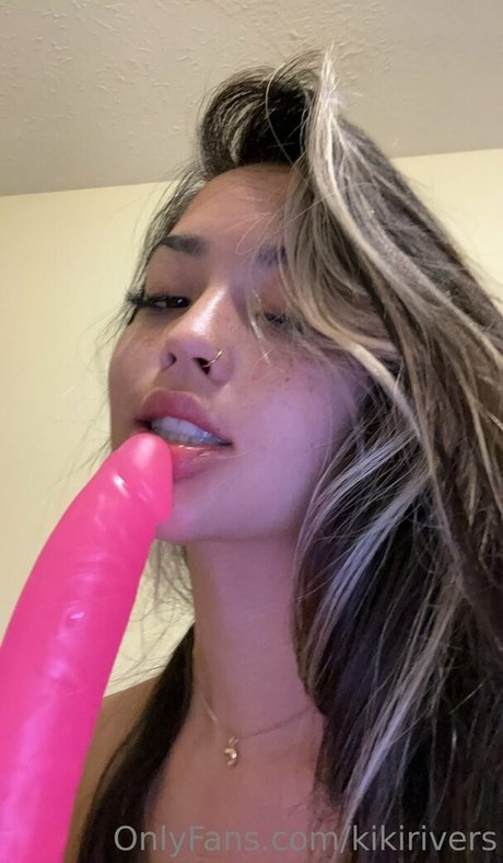 Naakte gelekte OnlyFans-foto van Kikirivers
