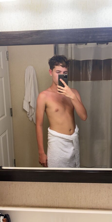 Naakte gelekte OnlyFans-foto van Hotboysonly