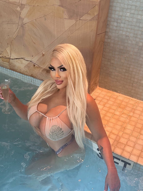 Naakte gelekte OnlyFans-foto van Malena