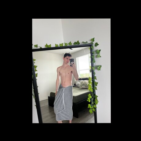 Naakte gelekte OnlyFans-foto van Colton Brooks