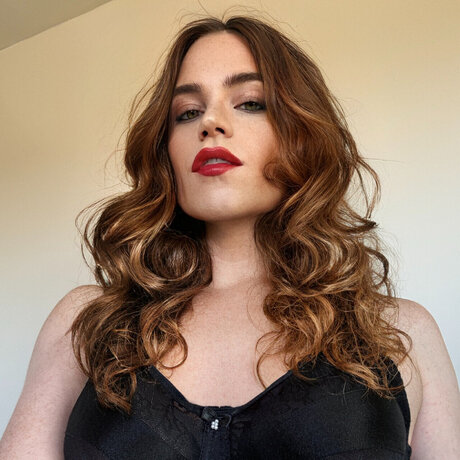 Naakte gelekte OnlyFans-foto van Jessica Love