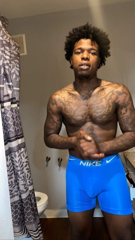 Naakte gelekte OnlyFans-foto van Champpxxx