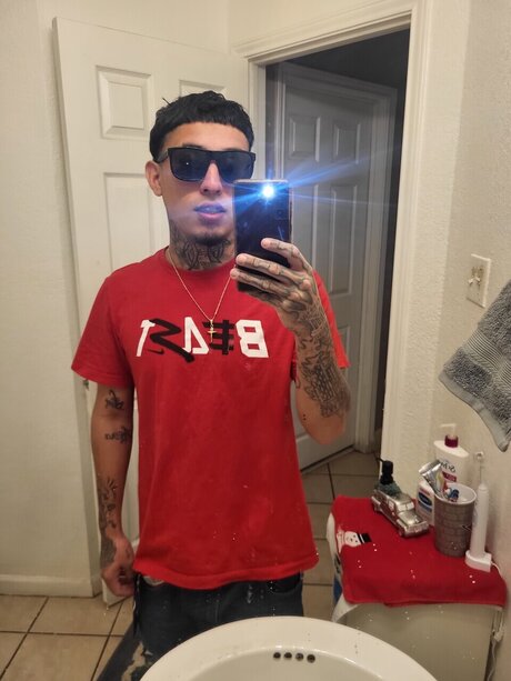 Naakte gelekte OnlyFans-foto van Bryan Garcia