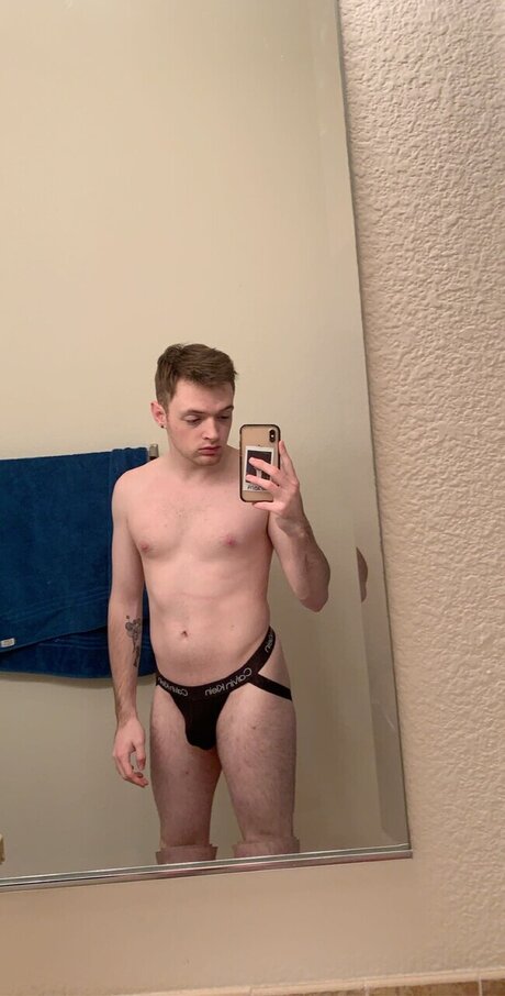 Naakte gelekte OnlyFans-foto van Jacob