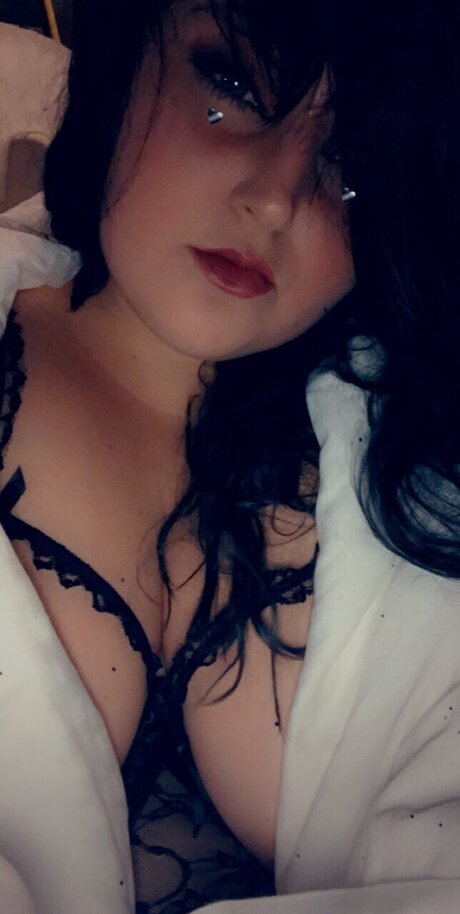 Naakte gelekte OnlyFans-foto van Elisabeth