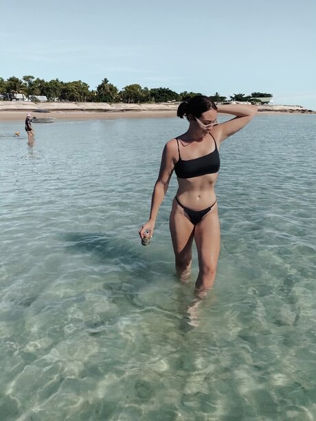 Naakte gelekte OnlyFans-foto van Lavender