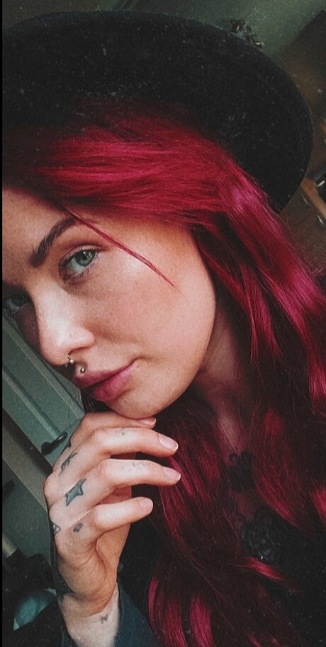 Naakte gelekte OnlyFans-foto van Victoria Chapman