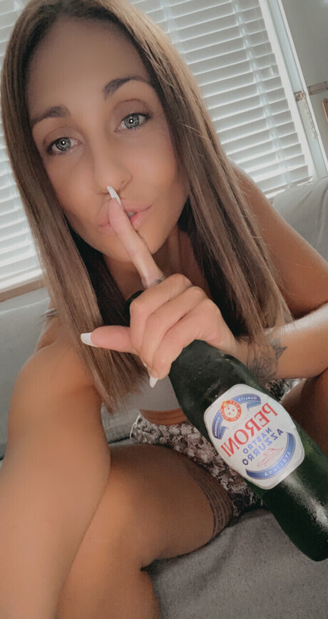 Naakte gelekte OnlyFans-foto van Skullbabe