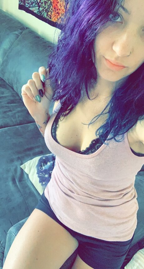 Naakte gelekte OnlyFans-foto van Meow