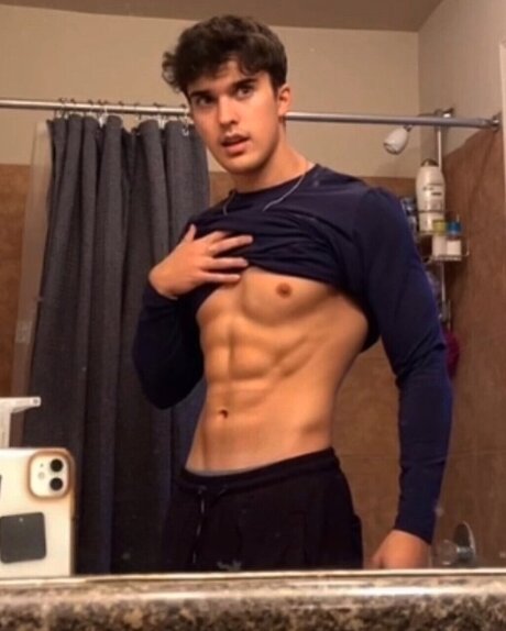 Naakte gelekte OnlyFans-foto van Cam