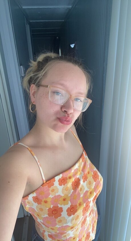 Naakte gelekte OnlyFans-foto van Nicole