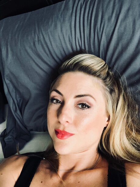 Naakte gelekte OnlyFans-foto van U9349361