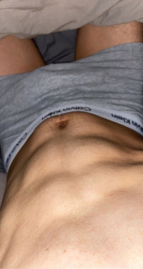 Naakte gelekte OnlyFans-foto van Tommo