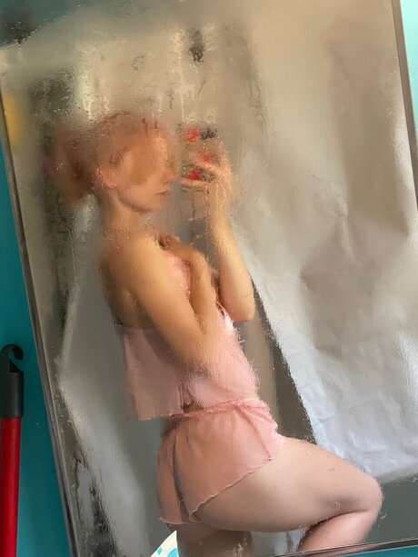 Naakte gelekte OnlyFans-foto van Devvy