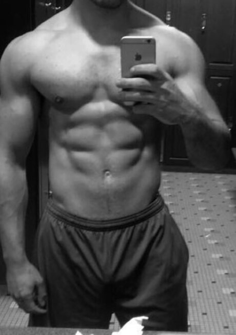 Naakte gelekte OnlyFans-foto van Lazylifter