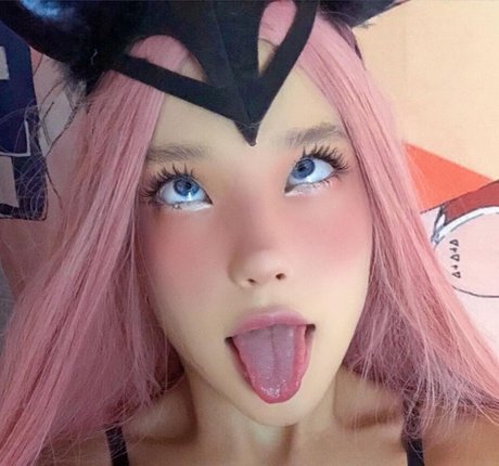Naakte gelekte OnlyFans-foto van Plaksaw
