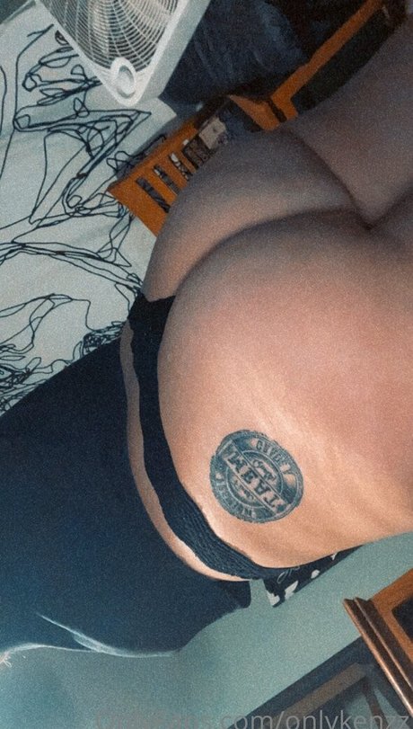 Naakte gelekte OnlyFans-foto van Onlykenzz