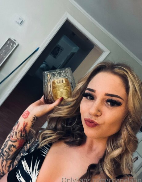 Naakte gelekte OnlyFans-foto van Chanelann