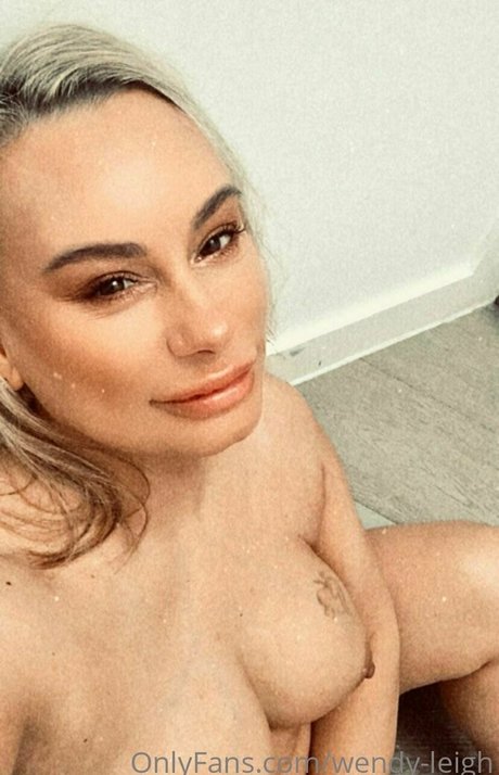 Naakte gelekte OnlyFans-foto van Wendyleigh