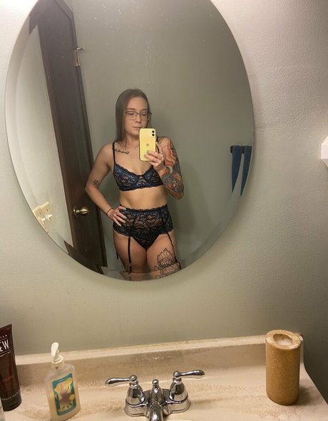 Naakte gelekte OnlyFans-foto van Xsinclairex