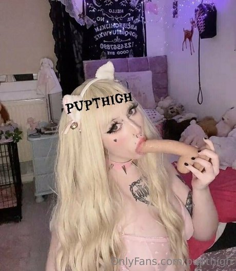 Naakte gelekte OnlyFans-foto van Pupthigh