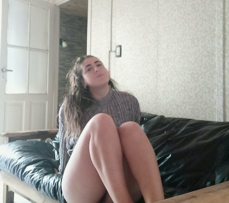 Naakte gelekte OnlyFans-foto van Bitchpleassse