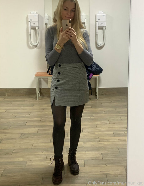 Naakte gelekte OnlyFans-foto van Murmurkati