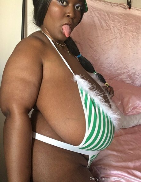 Naakte gelekte OnlyFans-foto van Submittress