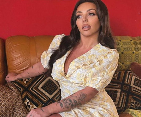 Naakte gelekte OnlyFans-foto van Jesy Nelson
