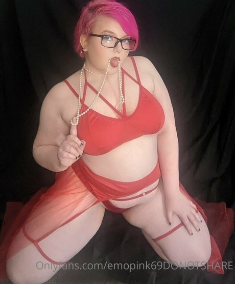 Naakte gelekte OnlyFans-foto van Emopink69