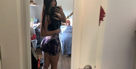 Naakte gelekte OnlyFans-foto van Angie D