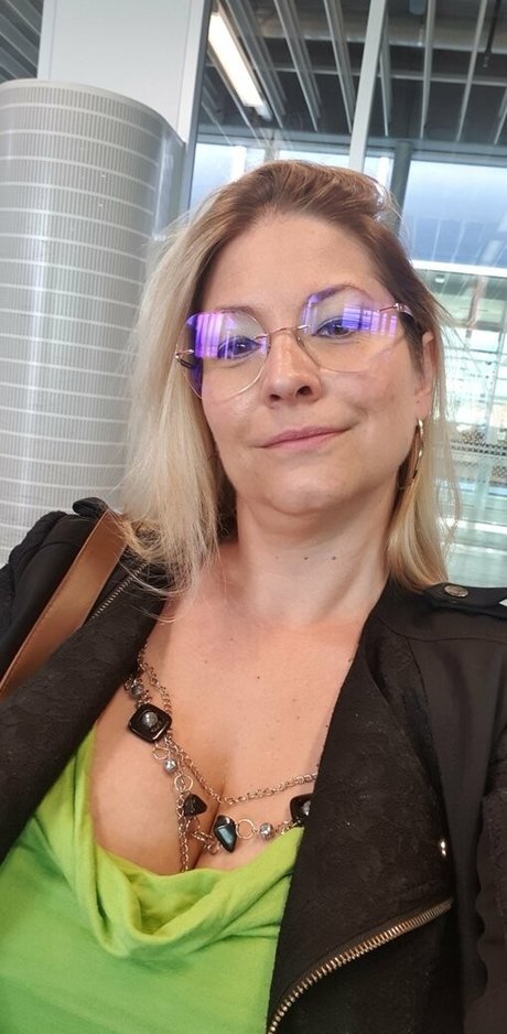 Naakte gelekte OnlyFans-foto van Cheyenne Duvallon
