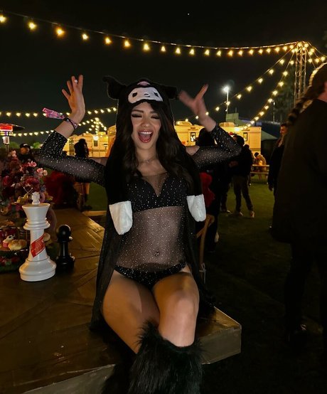 Naakte gelekte OnlyFans-foto van Luxuraa