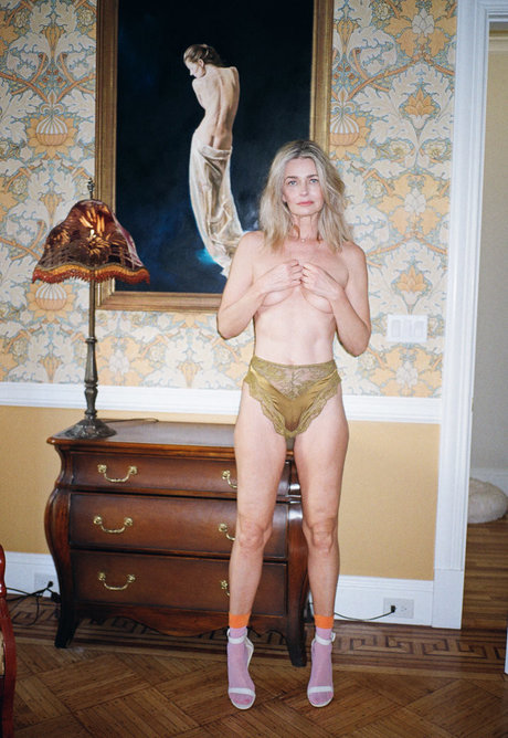 Naakte gelekte OnlyFans-foto van Paulina Porizkova