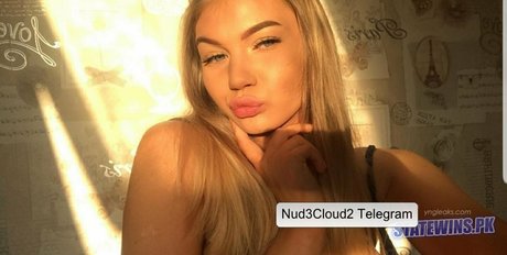 Naakte gelekte OnlyFans-foto van Throat Coach