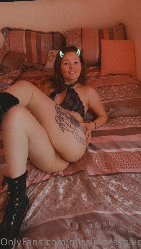 Naakte gelekte OnlyFans-foto van Misslionesspaid
