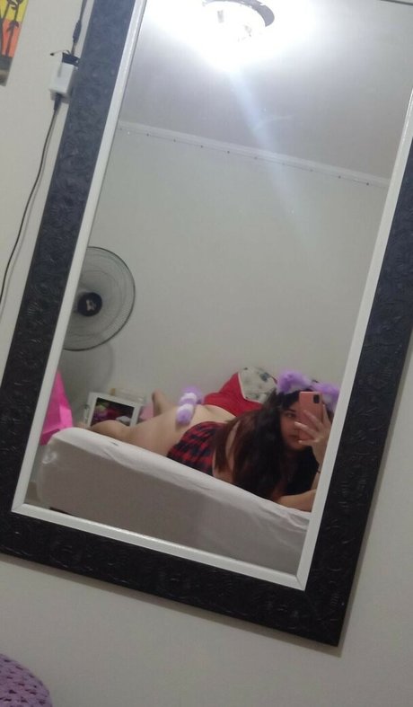 Naakte gelekte OnlyFans-foto van Melissa Isabela