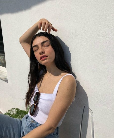 Naakte gelekte OnlyFans-foto van Hazar Erguclu