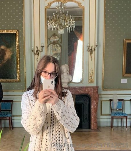 Naakte gelekte OnlyFans-foto van Lovelylollyhehe
