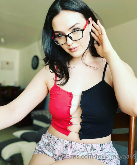 Naakte gelekte OnlyFans-foto van Foxymayaa69