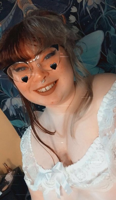 Naakte gelekte OnlyFans-foto van Cutepeaches2