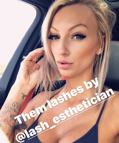 Naakte gelekte OnlyFans-foto van Michelle Pimer