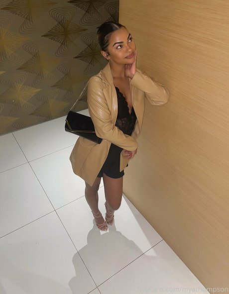 Naakte gelekte OnlyFans-foto van Exoticbabe18