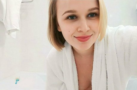 Naakte gelekte OnlyFans-foto van Kirasecret