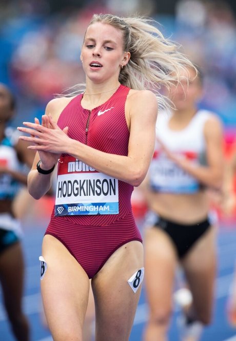 Naakte gelekte OnlyFans-foto van Keely Hodgkinson