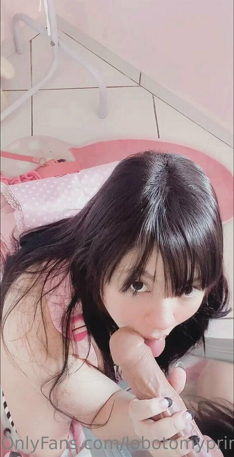 Naakte gelekte OnlyFans-foto van Lobotomyprincess