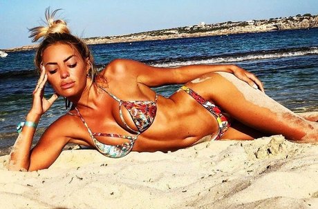 Naakte gelekte OnlyFans-foto van Elena Morali